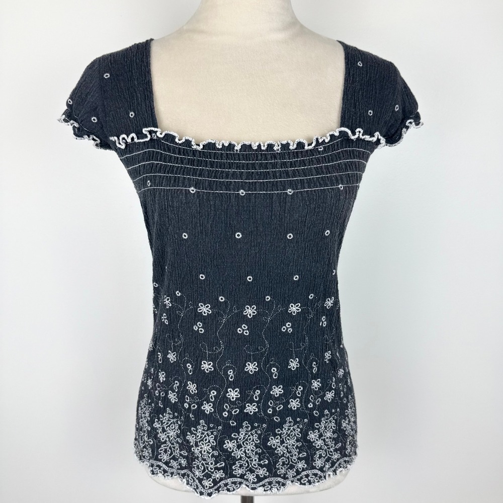 Y2K Younique Dark Gray Embroidered Floral Elastic Smocked Ruffle Top Size Medium